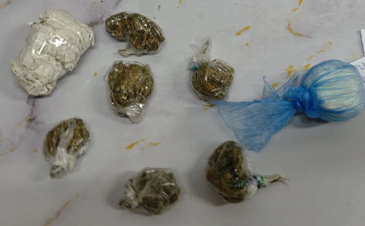 PU Lukavac - Prilikom pretresa pronađena opojna droga